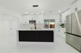 3546 Boca Ciega Dr N, Saint Petersburg, FL 33710 - Photo 7