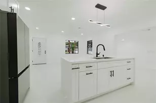 3546 Boca Ciega Dr N, Saint Petersburg, FL 33710 - Photo 11