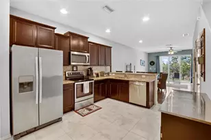 4732 White Sanderling Ct, Tampa, FL 33619 - Photo 11