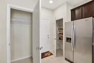 4732 White Sanderling Ct, Tampa, FL 33619 - Photo 15