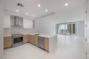 275 1st Ave S, Saint Petersburg, FL 33701 - Photo 15