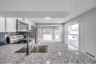 4851 W Gandy Boulevard #B6-L27, Tampa, FL 33611 - Photo 5