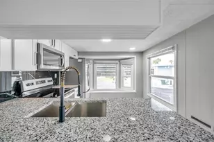 4851 W Gandy Blvd, Tampa, FL 33611 - Photo 5