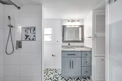 4851 W Gandy Boulevard #B6-L27, Tampa, FL 33611 - Photo 19