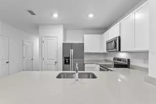 4419 Rachel Fls Dr, Tampa, FL 33610 - Photo 5