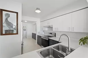 6085 Bahia Del Mar Cir, Saint Petersburg, FL 33715 - Photo 11