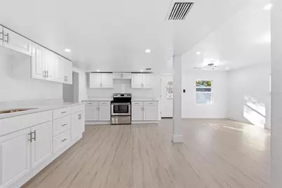 2305 E 148th Avenue, Lutz, FL 33549 - Photo 9