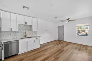 1933 10th St S, Saint Petersburg, FL 33705 - Photo 13