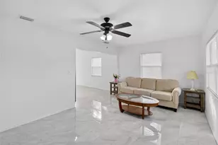 2350 38th Ave N, Saint Petersburg, FL 33713 - Photo 3