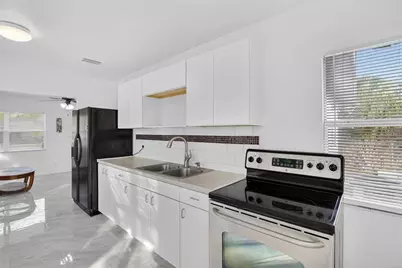 2350 38th Avenue N, Saint Petersburg, FL 33713 - Photo 23