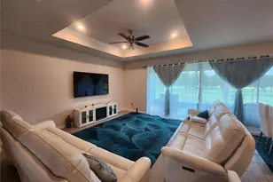 36851 Highland Mdws Ct, Zephyrhills, FL 33542 - Photo 5