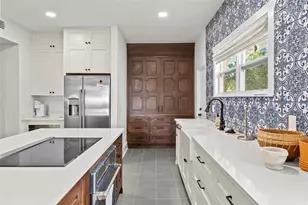 2436 W Prospect Rd, Tampa, FL 33629 - Photo 7