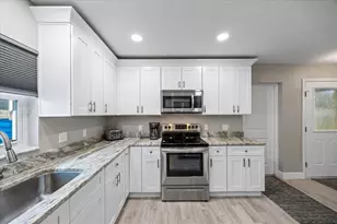 1227 Sedeeva Cir S, Clearwater, FL 33755 - Photo 9