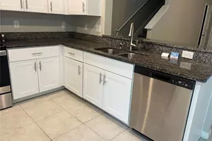 9619 Mulberry Marsh Ln, Sun City Center, FL 33573 - Photo 7