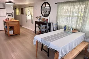 7213 Mt Essex Dr NE, Saint Petersburg, FL 33702 - Photo 9