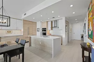 301 1st St S, Saint Petersburg, FL 33701 - Photo 9