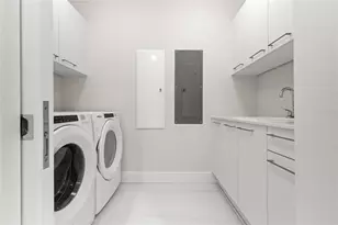 275 1st Ave S, Saint Petersburg, FL 33701 - Photo 31