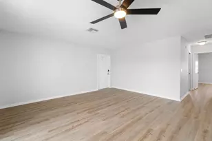 2337 Glenmore Cir, Sun City Center, FL 33573 - Photo 5