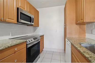 123 Glendower Circle, Sun City Center, FL 33573 - Photo 7