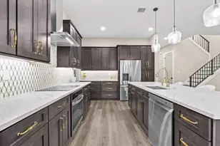 213 W Giddens Ave, Tampa, FL 33603 - Photo 13