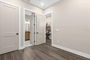 213 W Giddens Ave, Tampa, FL 33603 - Photo 17