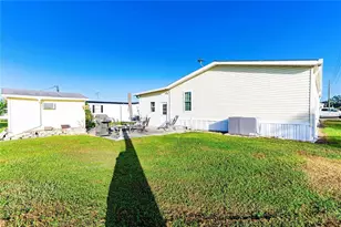 37338 Sandra Ave, Zephyrhills, FL 33542 - Photo 33