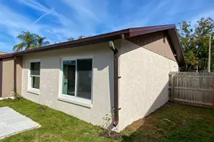 15704 Country Lake Dr, Tampa, FL 33624 - Photo 7