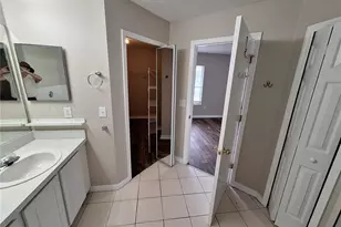 27854 Breakers Dr, Zephyrhills, FL 33544 - Photo 9