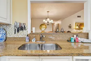 3108 Valley Oaks Dr, Tampa, FL 33618 - Photo 17