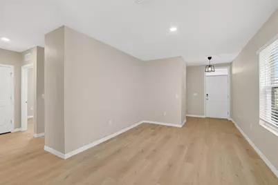 10019 Merry Fawn Court, Sun City Center, FL 33573 - Photo 9