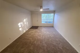 36232 Misty Oaks Dr, Zephyrhills, FL 33541 - Photo 5