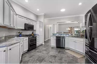 566 Allenwood Loop, The Villages, FL 32162 - Photo 13