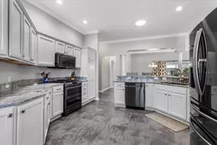 566 Allenwood Loop, The Villages, FL 32162 - Photo 13