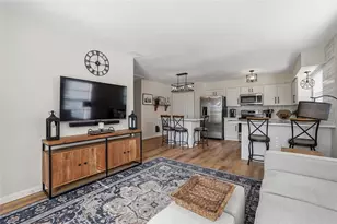 37821 Alissa Dr, Zephyrhills, FL 33542 - Photo 9