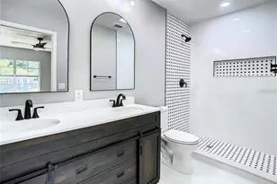 516 E Anglewood Dr, Brandon, FL 33511 - Photo 17