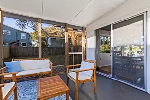 129 NW Lincoln Cir N, Saint Petersburg, FL 33702 - Photo 15