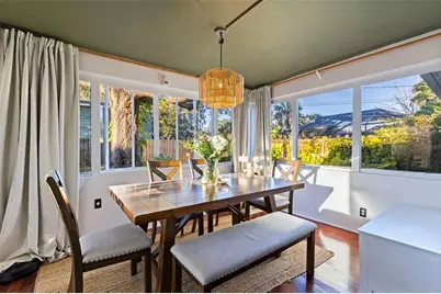 129 NW Lincoln Circle N, Saint Petersburg, FL 33702 - Photo 7