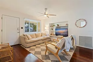 129 NW Lincoln Cir N, Saint Petersburg, FL 33702 - Photo 3