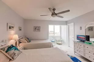 1125 W Peppertree Dr, Sarasota, FL 34242 - Photo 13