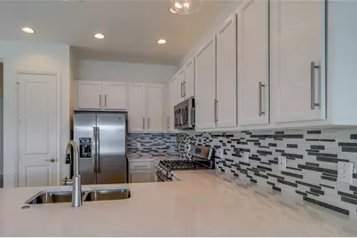 31045 Lindentree Drive, Wesley Chapel, FL 33543 - Photo 7