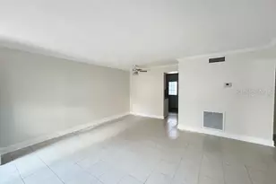 12407 Oak Cedar Pl, Tampa, FL 33612 - Photo 5