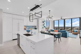 301 1st St S, Saint Petersburg, FL 33701 - Photo 3