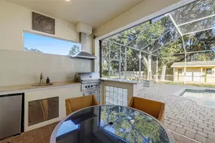 2102 Chestnut Forest Dr, Tampa, FL 33618 - Photo 63