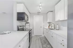 10799 99th Pl, Seminole, FL 33772 - Photo 9