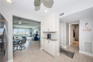 4775 Cove Cir, Saint Petersburg, FL 33708 - Photo 9