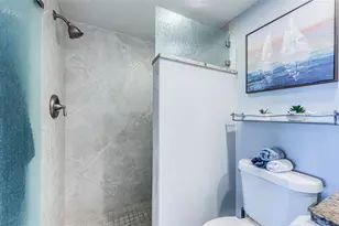 4775 Cove Cir, Saint Petersburg, FL 33708 - Photo 19