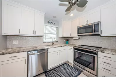 4775 Cove Circle #904, Saint Petersburg, FL 33708 - Photo 9