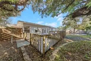 1495 Lakeside Dr, Dunedin, FL 34698 - Photo 25