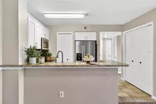 18107 Peregrines Perch Pl, Lutz, FL 33558 - Photo 9