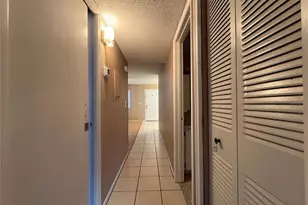 11705 Raintree Village Blvd, Temple Terrace, FL 33617 - Photo 15